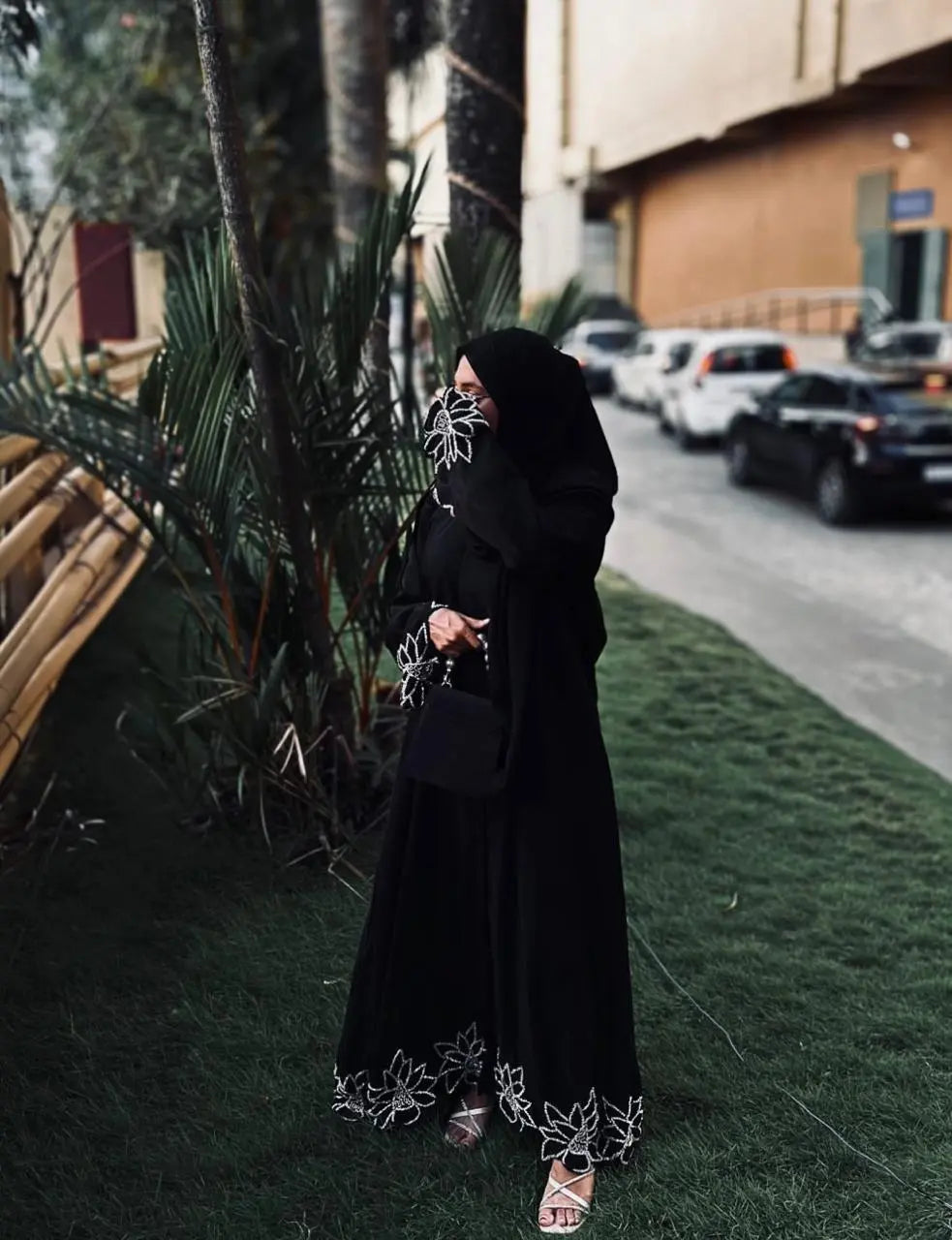 HANDWORK LUXE ABAYA